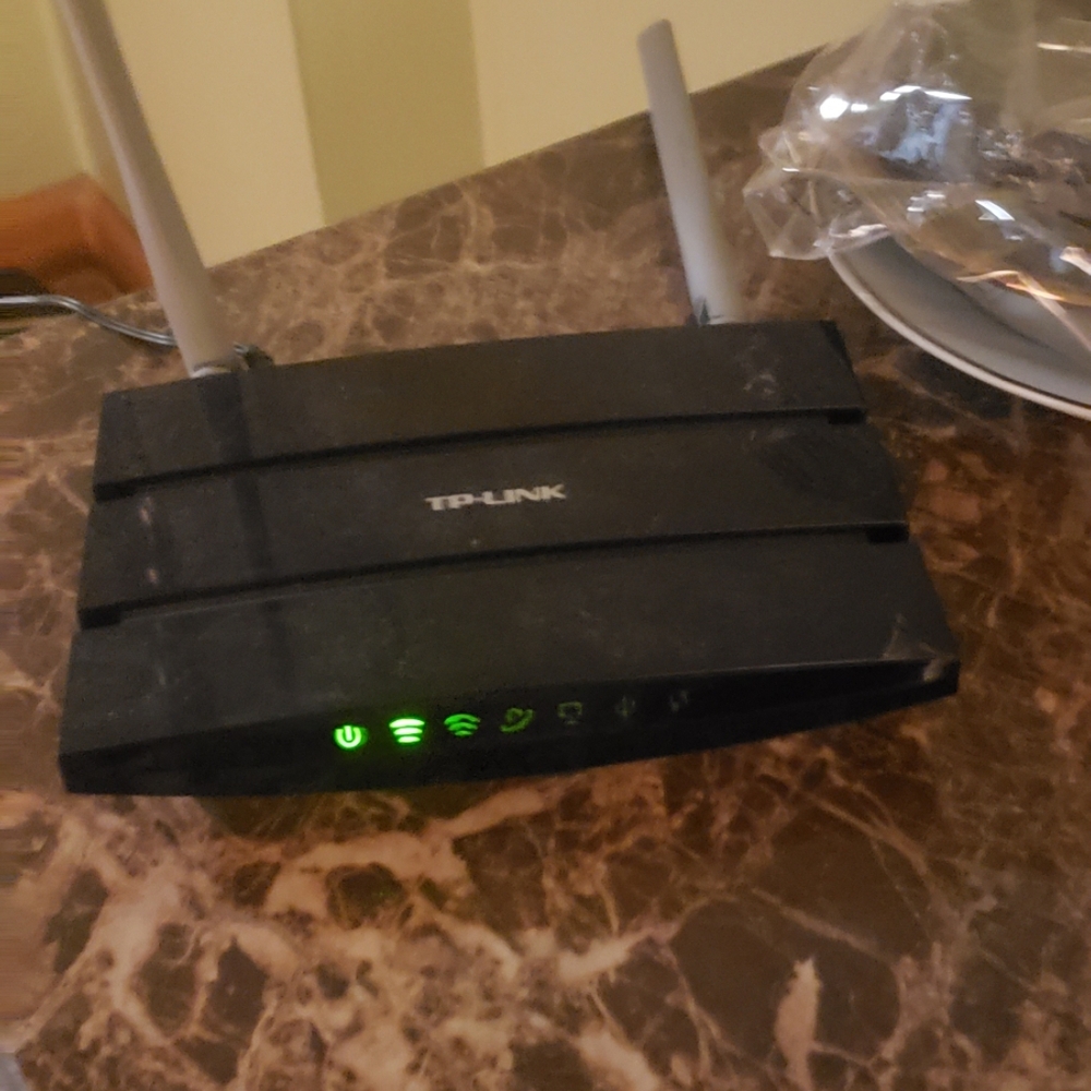 TP-Link Black Wireless Router with Dual Antennas Big Price
